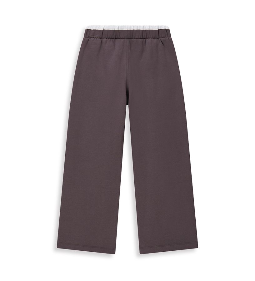 Trousers with pleats