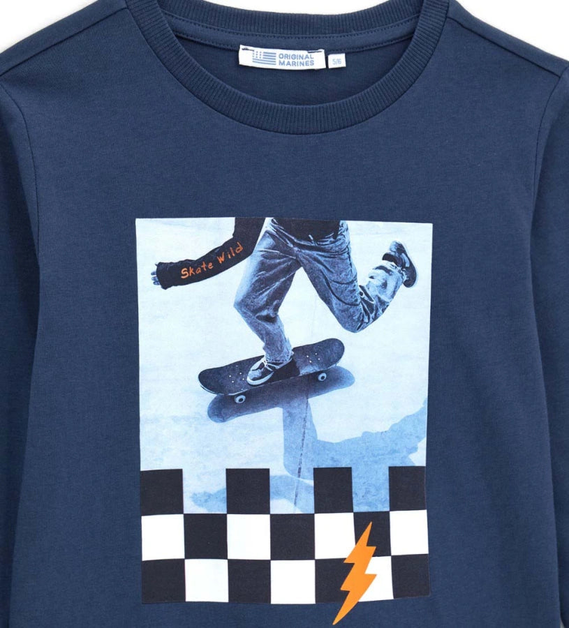 Long sleeve t-shirt