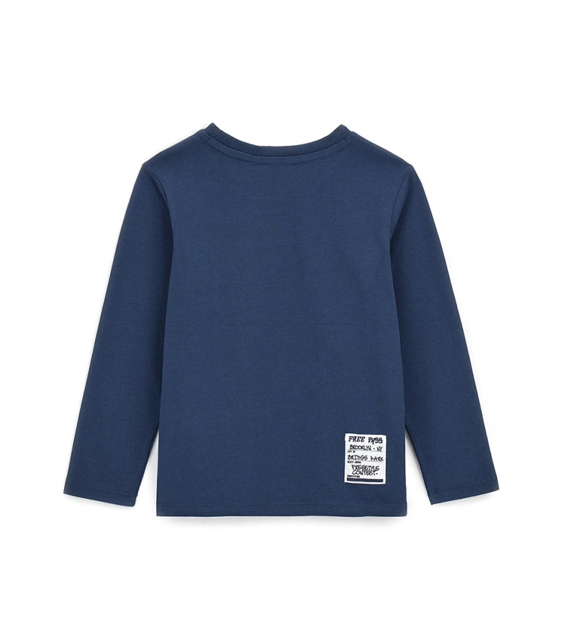 Long sleeve t-shirt