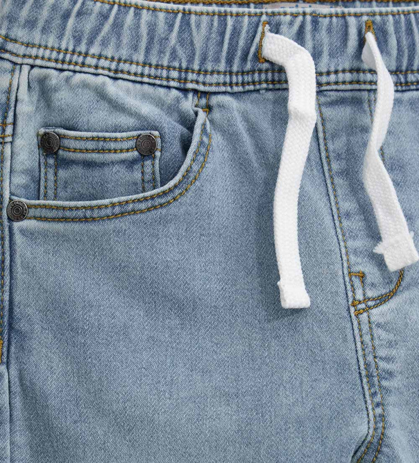 Jeans with lace