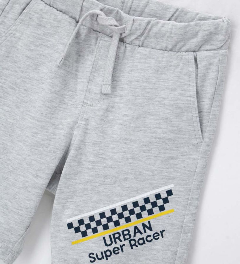 Bermuda shorts with pockets