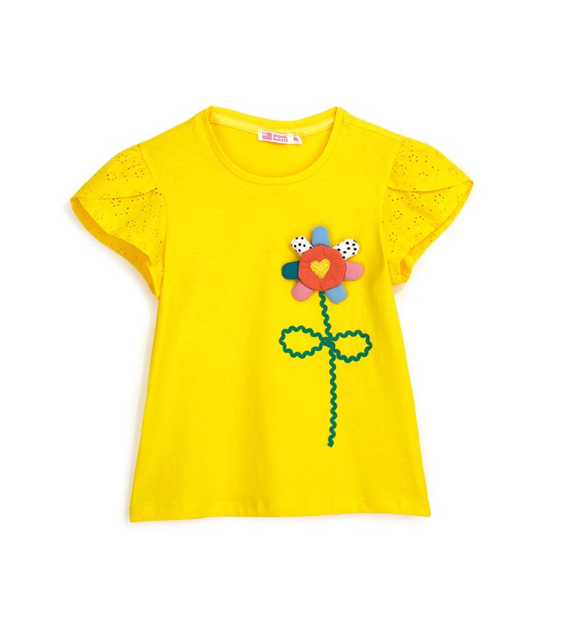 T-shirt with applications