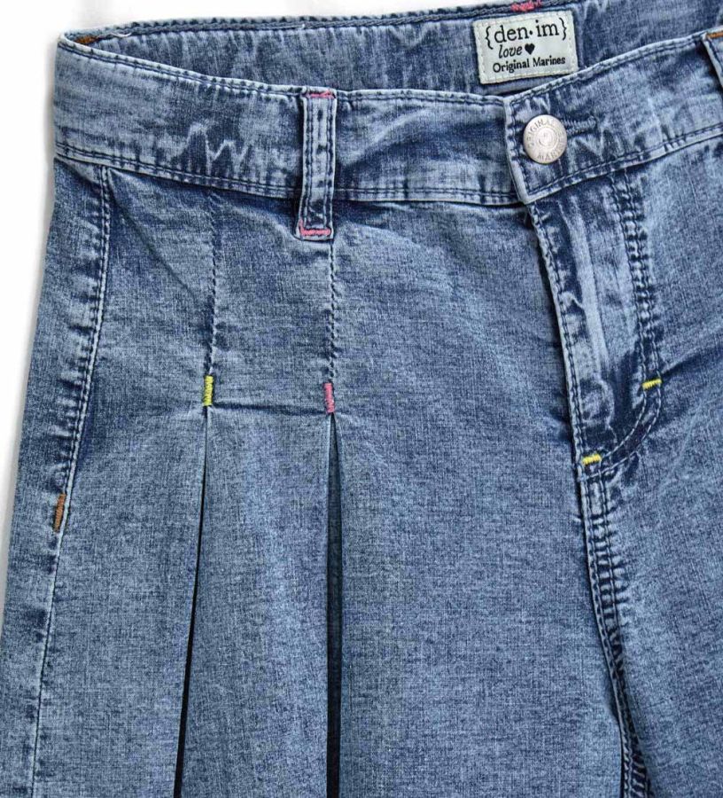 Fringed jeans shorts