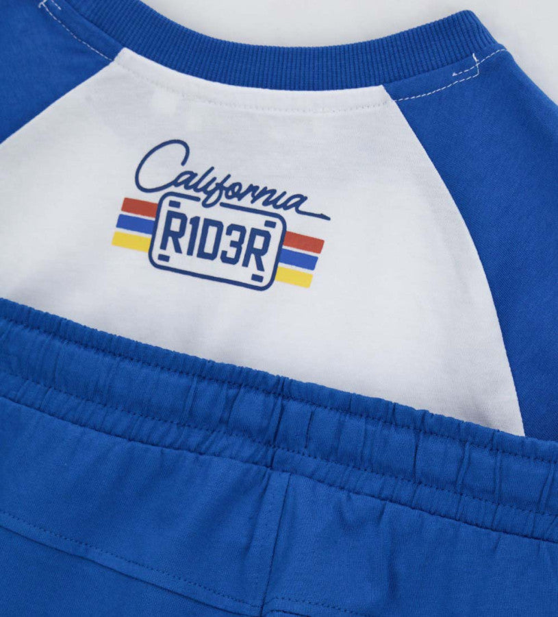 Raglan sleeve t-shirt