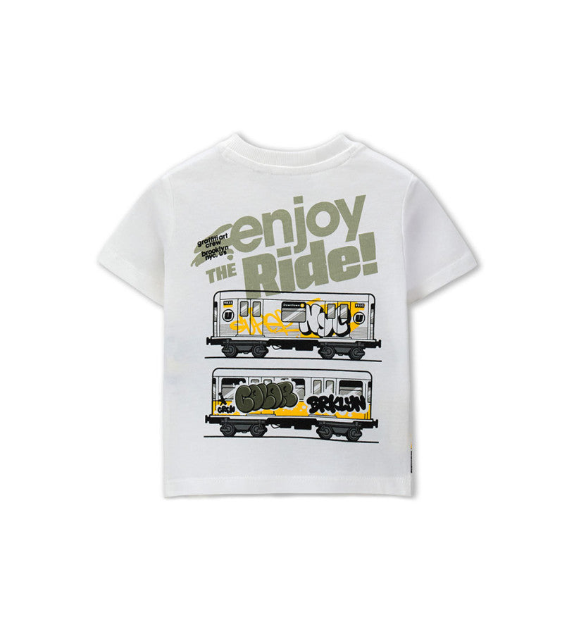 Short-sleeved t-shirt