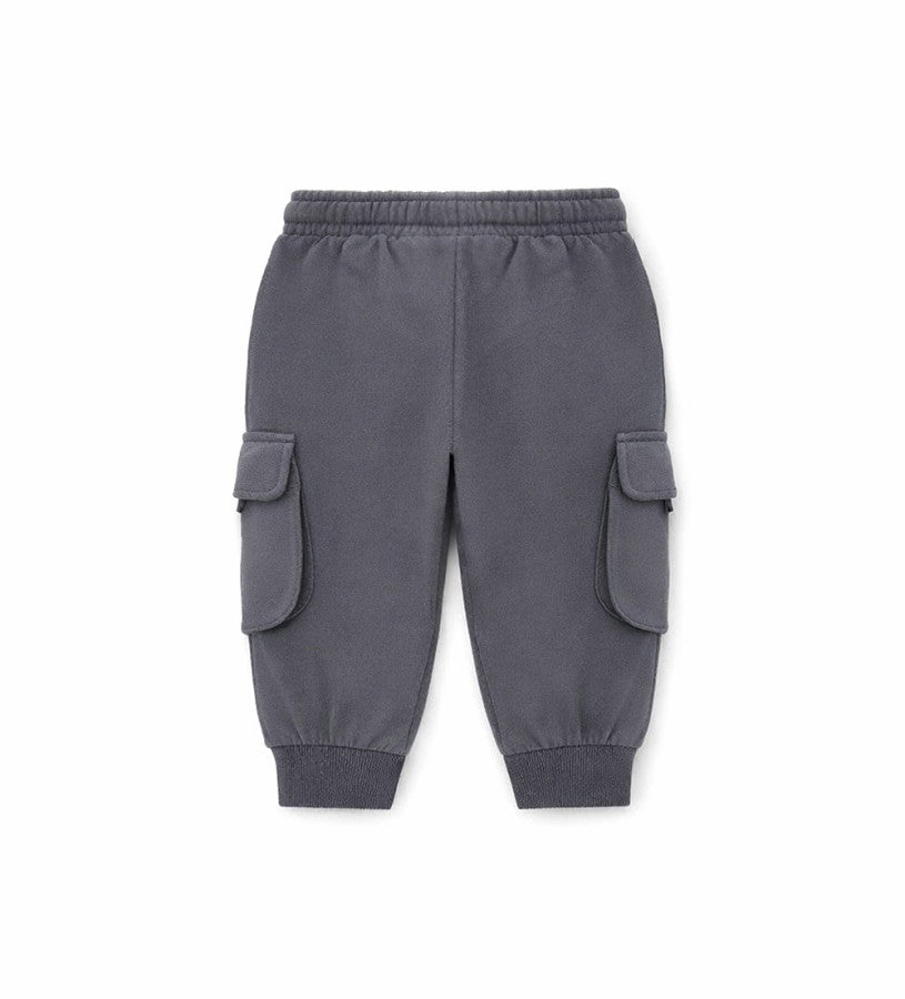 Trousers with pockets