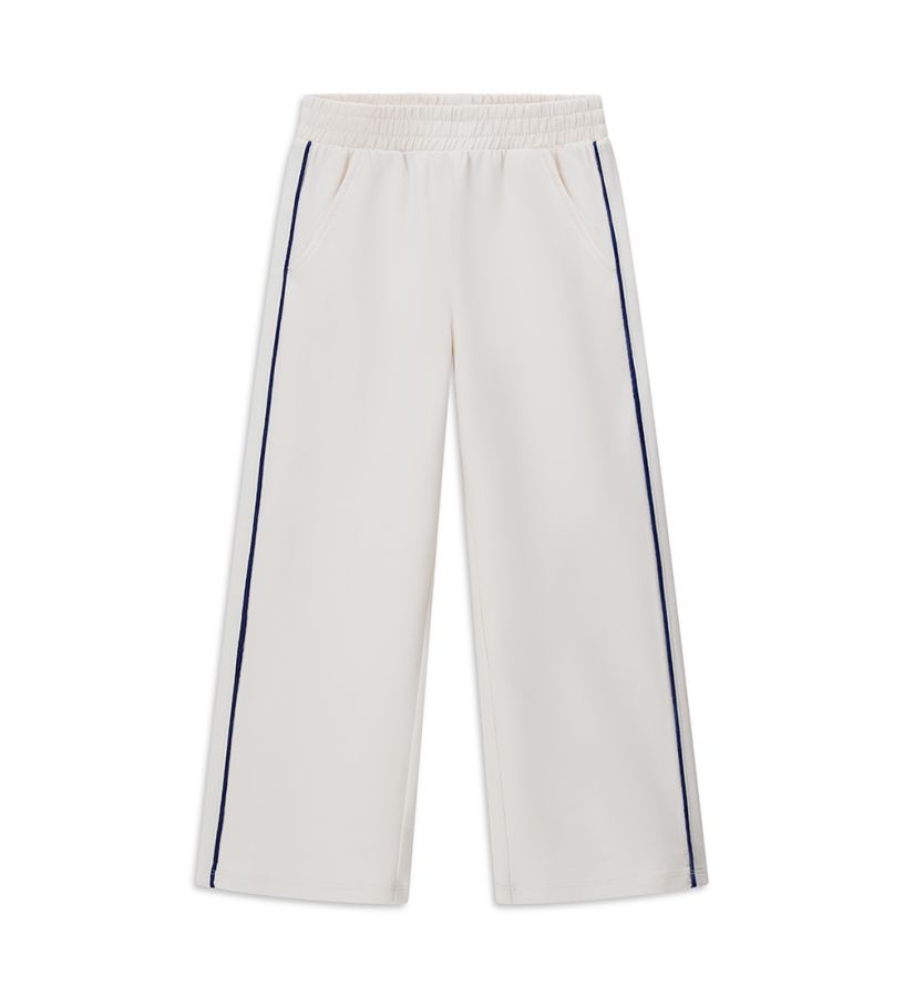 Trousers with pockets