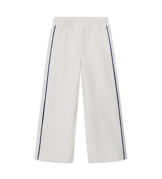 Trousers with pockets