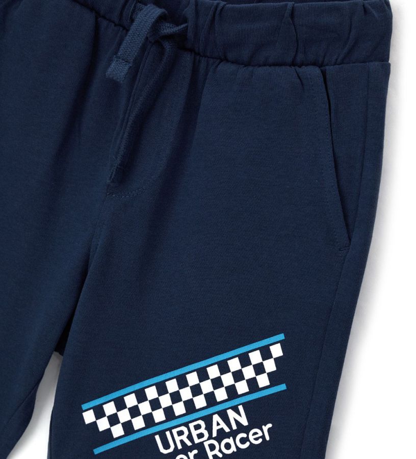 Bermuda shorts with pockets