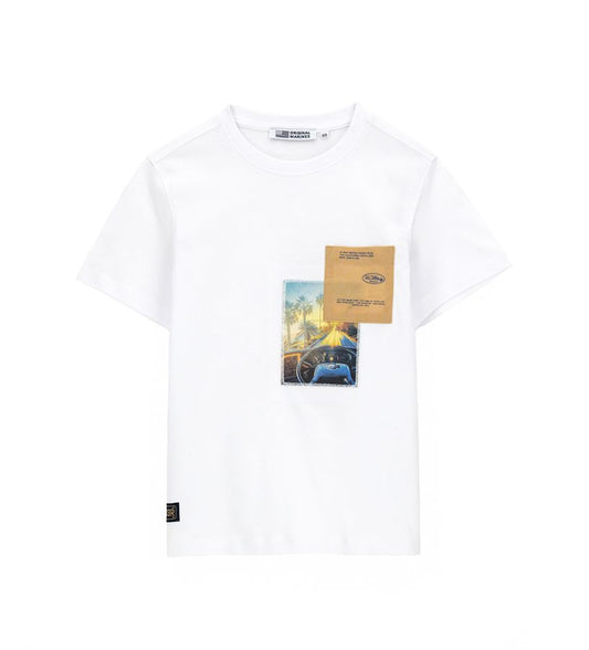 T-shirt with pocket