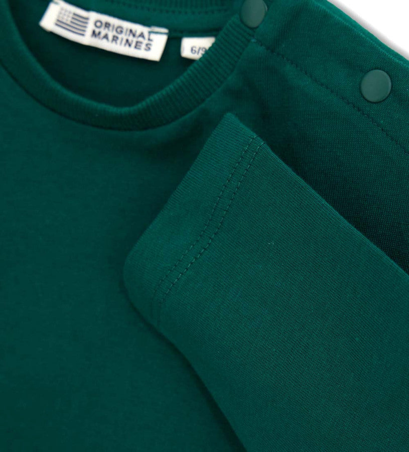 Long-sleeved t-shirt