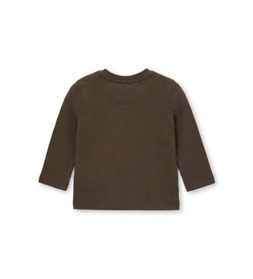 Long-sleeved t-shirt