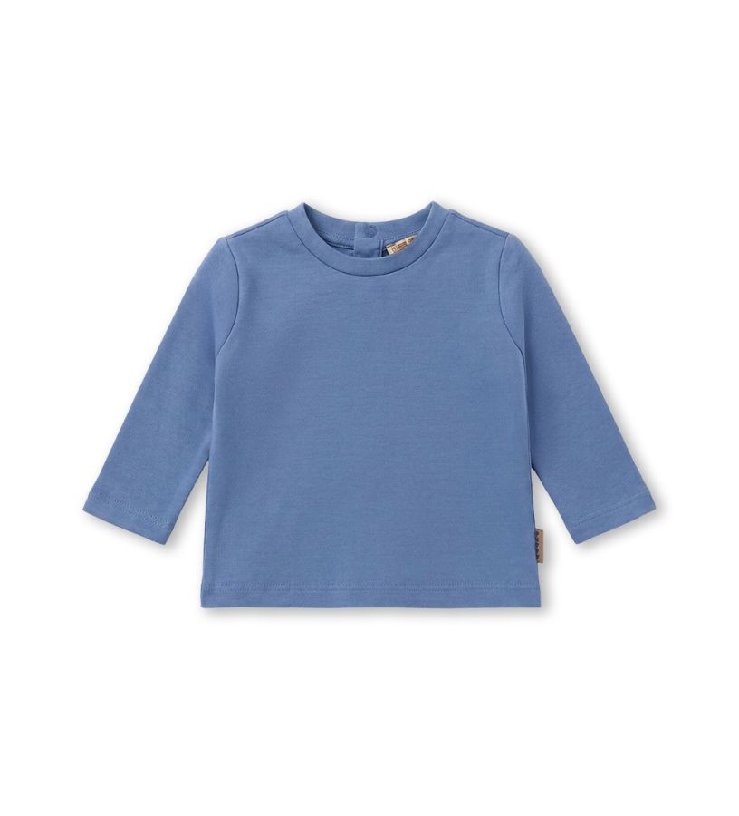 Long-sleeved t-shirt