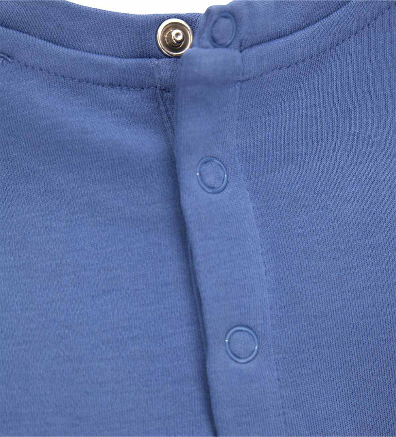 Long-sleeved t-shirt