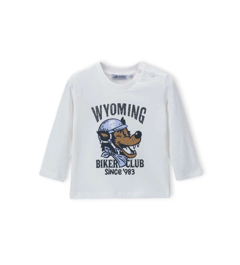 Long-sleeved t-shirt