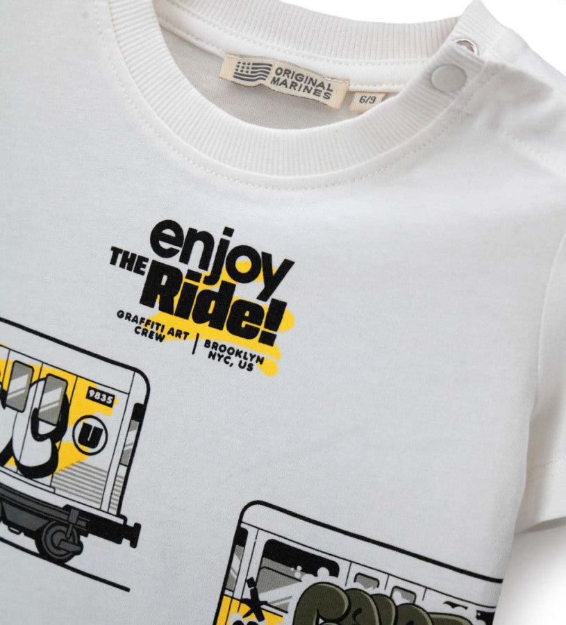 Short-sleeved t-shirt