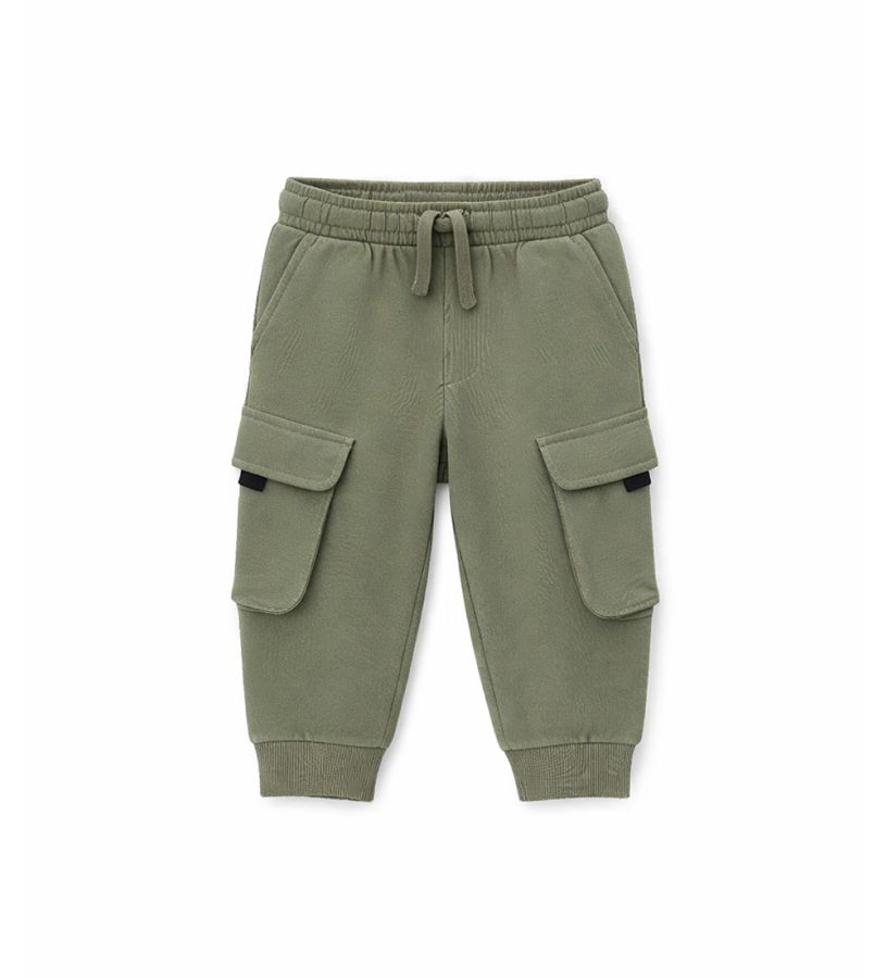 Trousers with pockets