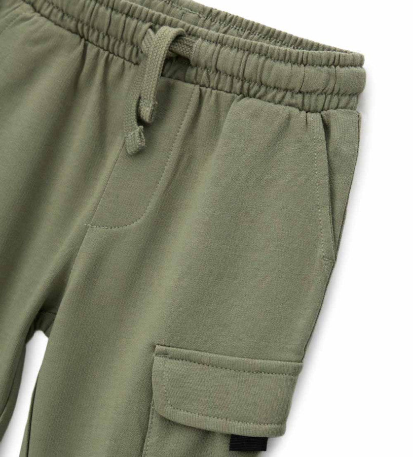 Trousers with pockets
