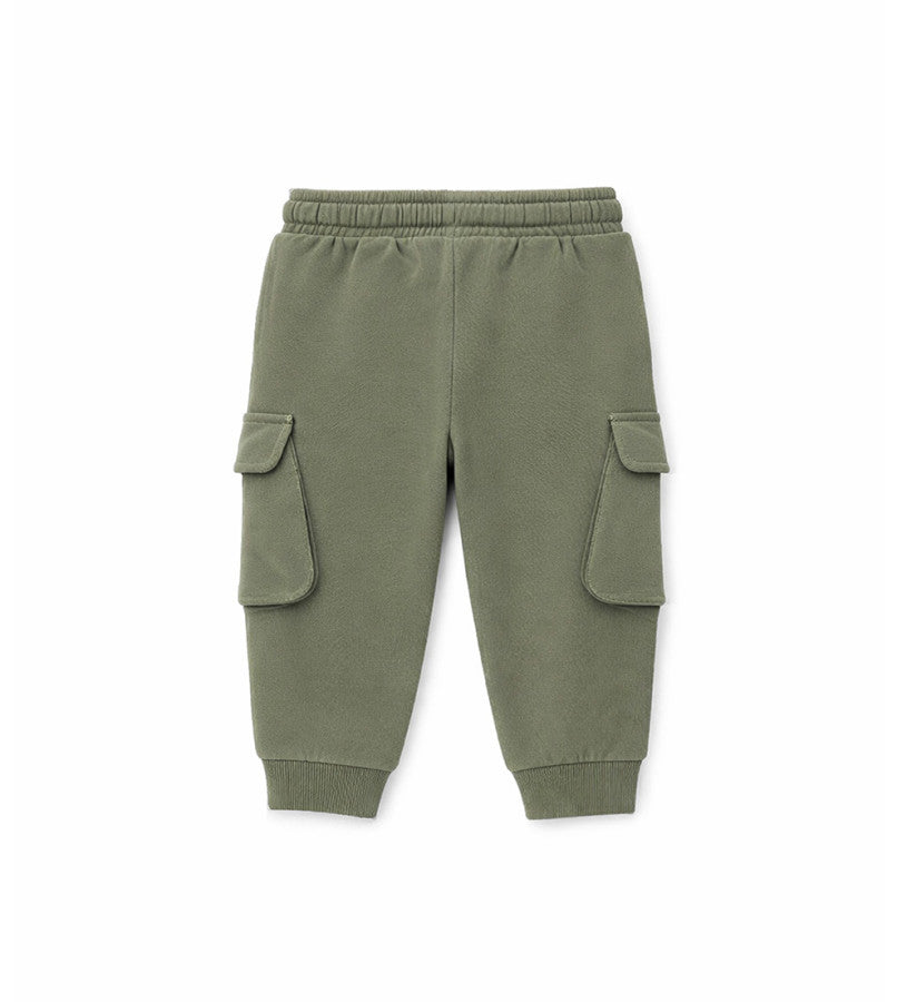 Trousers with pockets