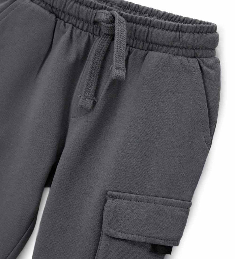 Trousers with pockets