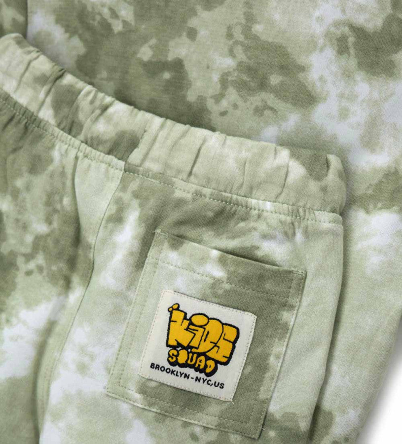 T-shirt and bermuda shorts set