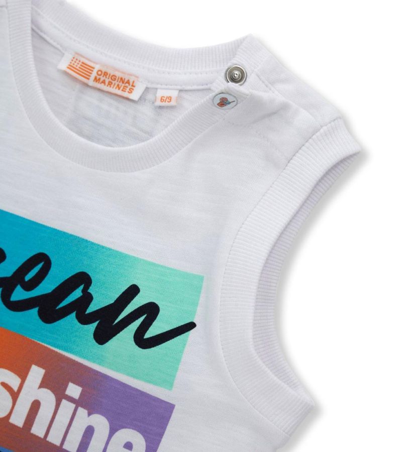 Sleeveless t-shirt