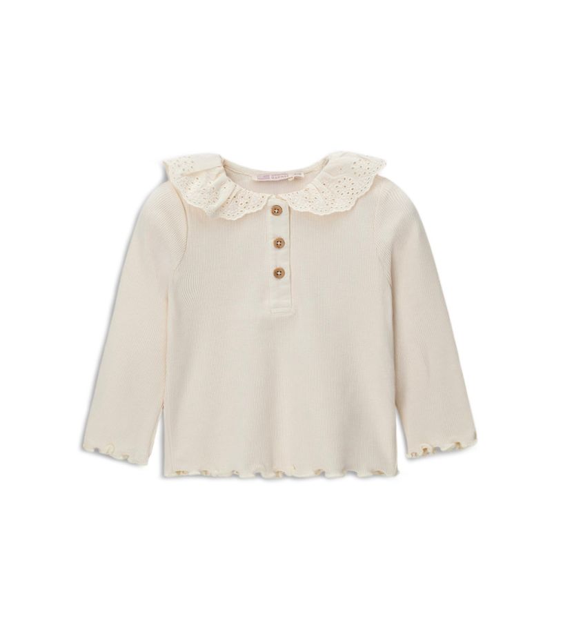 Long-sleeved t-shirt