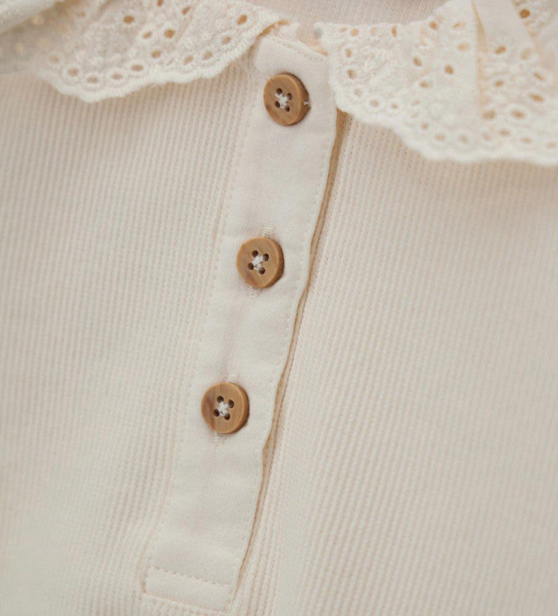Long-sleeved t-shirt