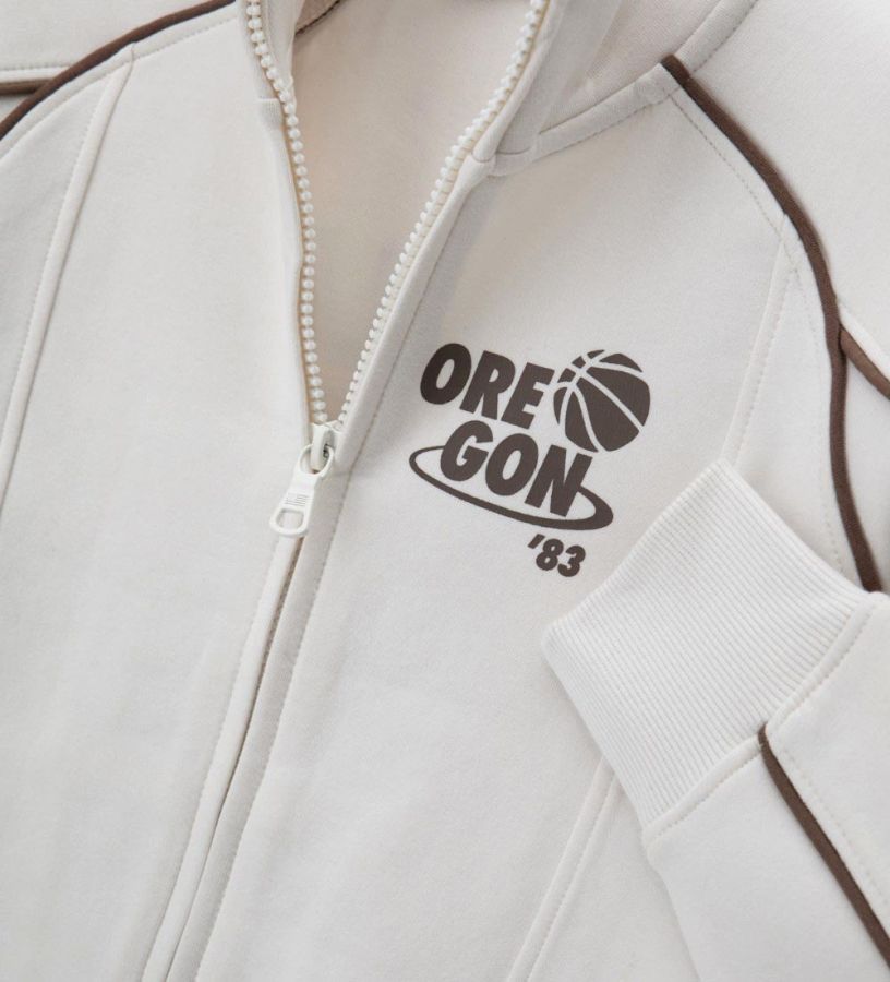 Complete tracksuit