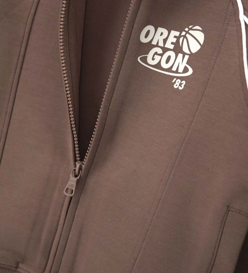 Complete tracksuit