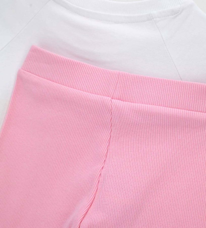 T-shirt and trousers set